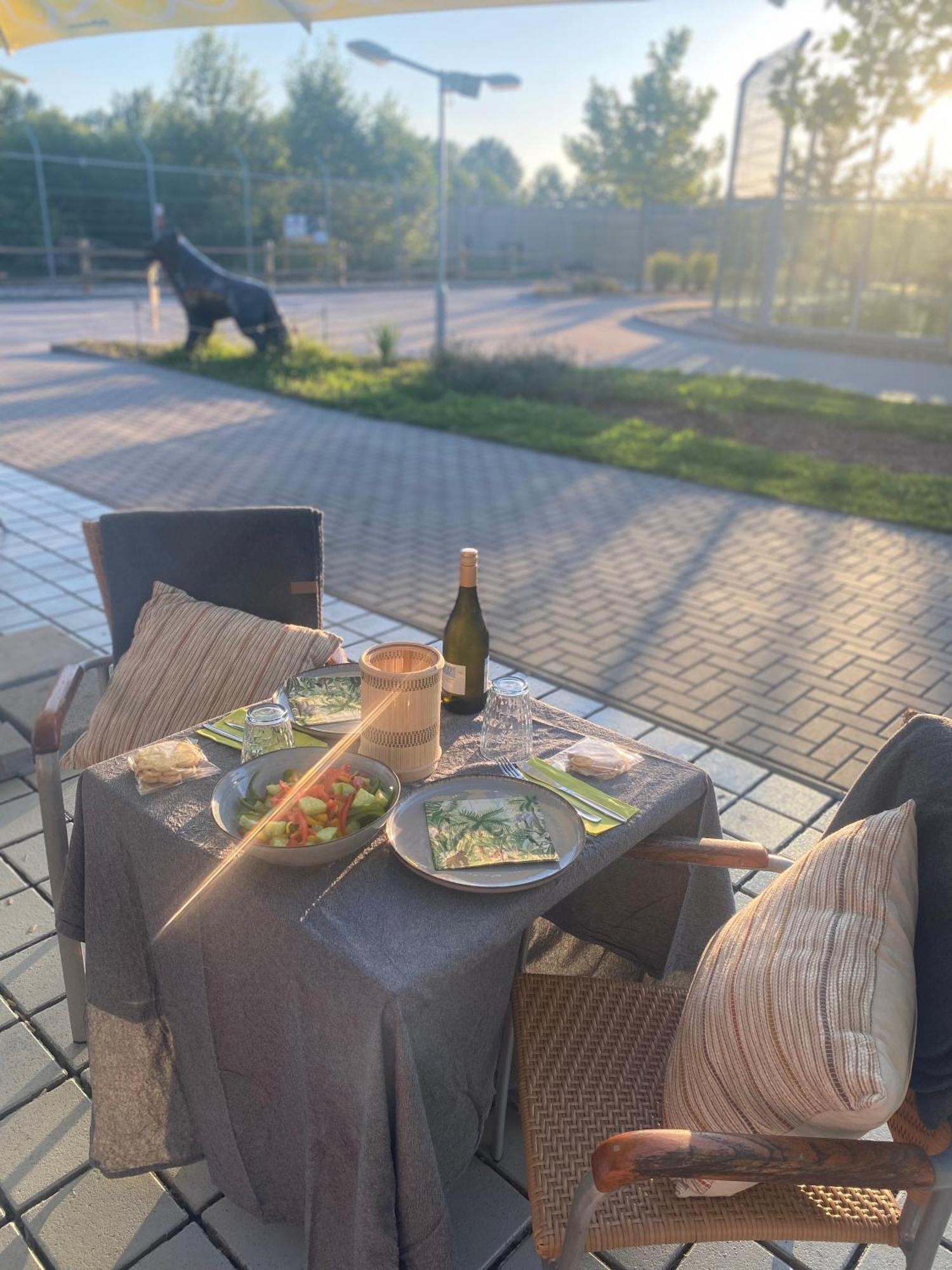 Malkia Penzion Orechová Potôň Buitenkant foto
