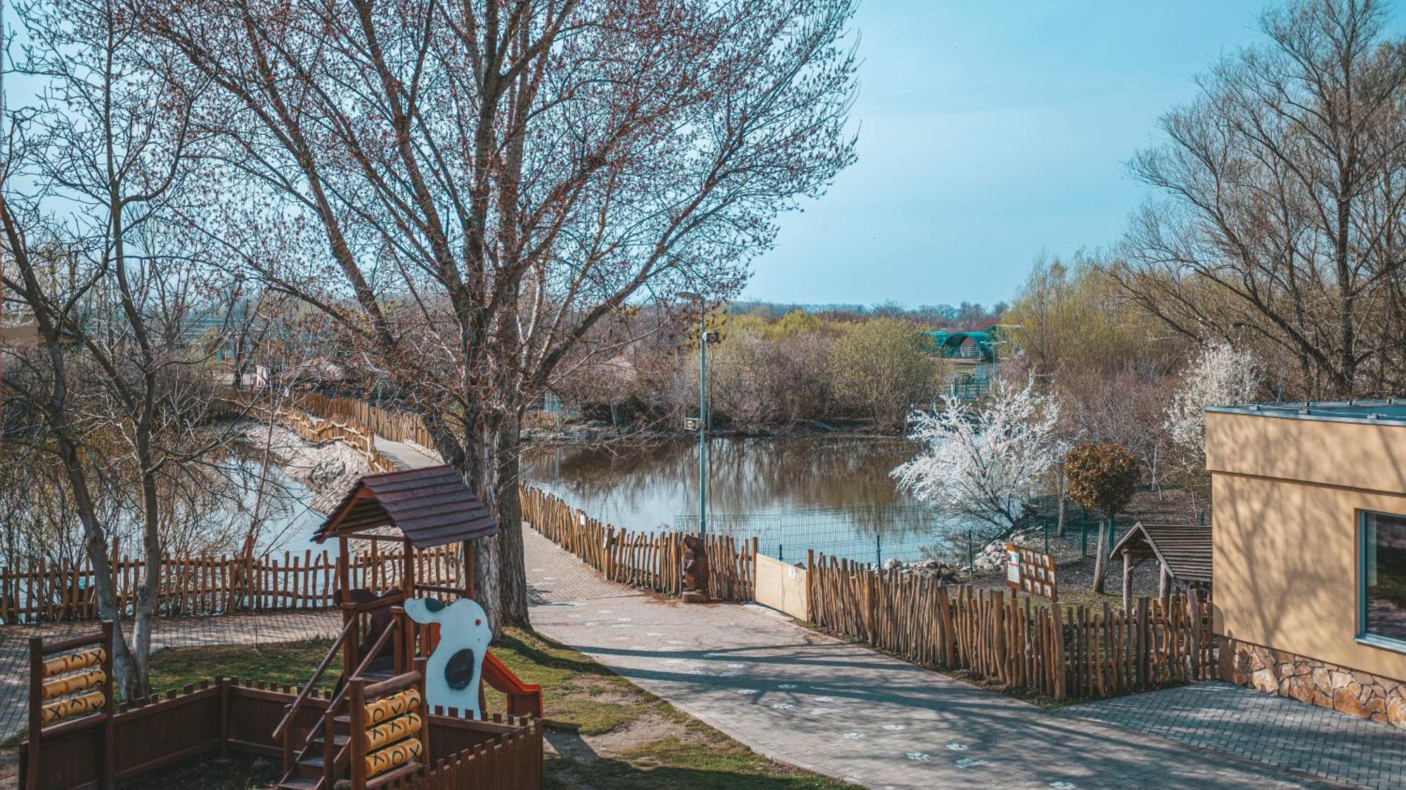 Malkia Penzion Orechová Potôň Buitenkant foto