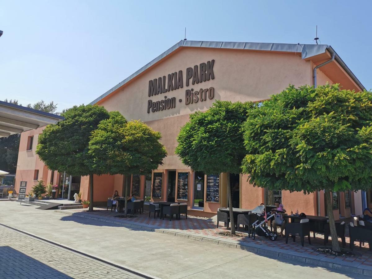 Malkia Penzion Orechová Potôň Buitenkant foto